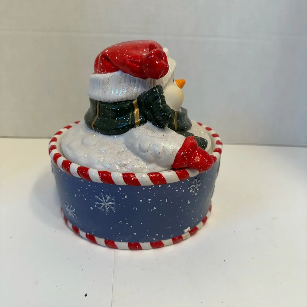Holiday Snowman Ceramic Treats Jar‎ Blue Snowflake Christmas Candy Cookie Pot